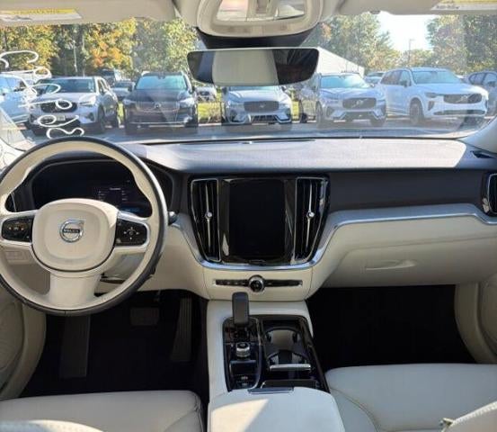 2025 Volvo S60 Plug-In Hybrid T8 AWD Plus