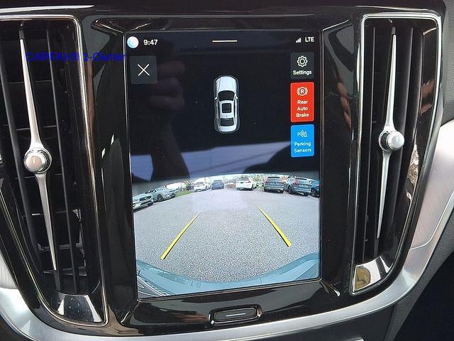 2023 Volvo S60 B5 AWD Core Dark Theme