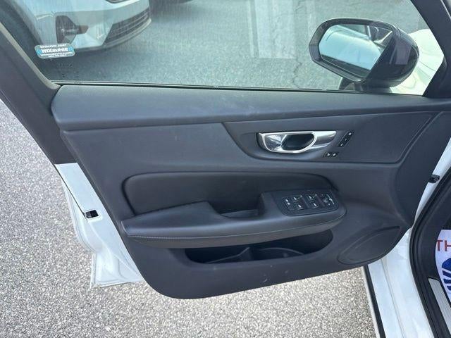 2022 Volvo S60 B5 AWD Momentum