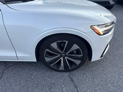 2022 Volvo S60 B5 AWD Momentum
