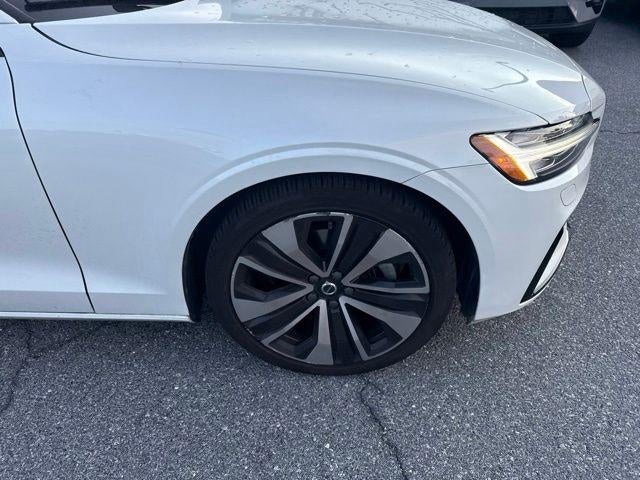 2022 Volvo S60 B5 AWD Momentum