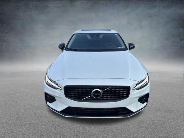 2022 Volvo S60 B5 AWD Momentum