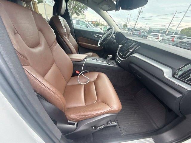 2018 Volvo XC60 T5 AWD Momentum