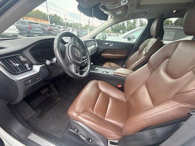 2018 Volvo XC60 T5 AWD Momentum