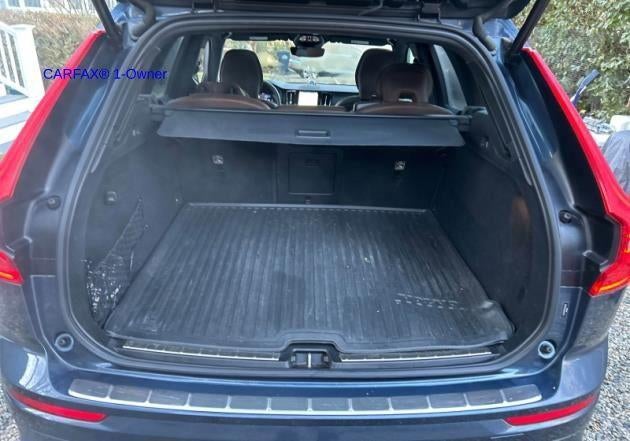 2023 Volvo XC60 B6 AWD Ultimate Dark Theme