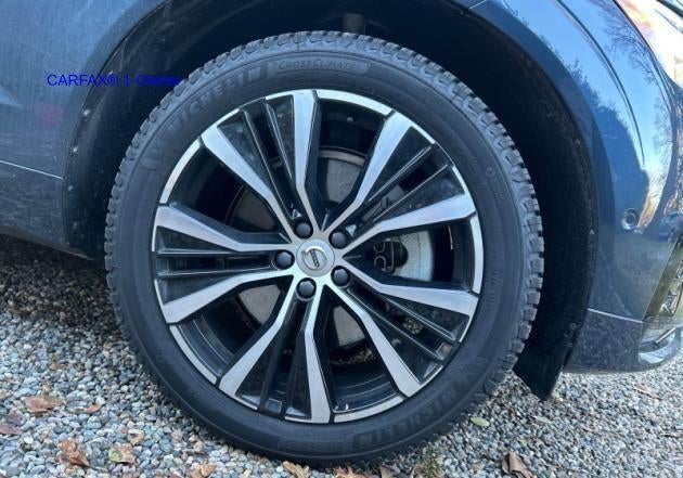 2023 Volvo XC60 B6 AWD Ultimate Dark Theme