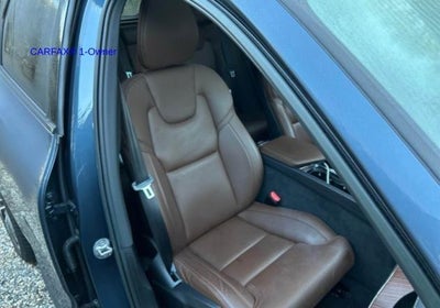 2023 Volvo XC60 B6 AWD Ultimate Dark Theme