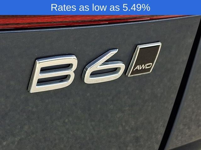 2023 Volvo XC60 B6 AWD Ultimate Dark Theme