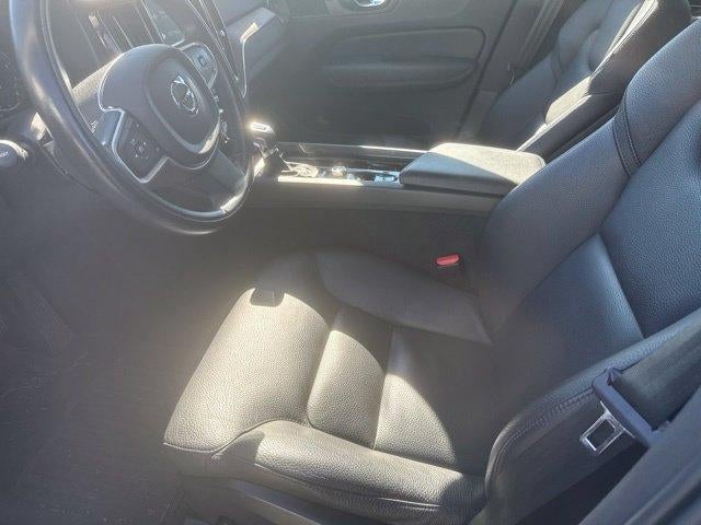 2021 Volvo XC60 T5 AWD Momentum