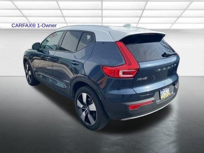2021 Volvo XC40 T5 AWD Momentum