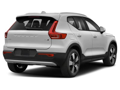 2021 Volvo XC40 T5 AWD Momentum