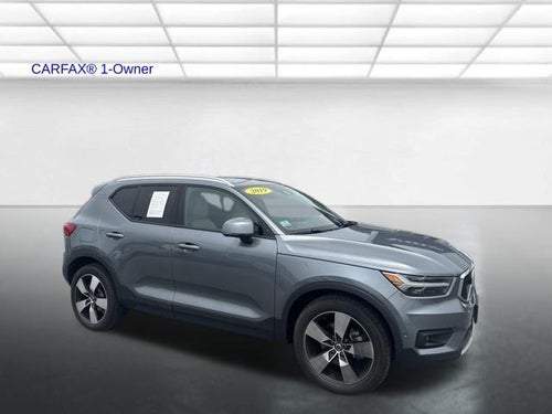 2019 Volvo XC40 T5 AWD Momentum