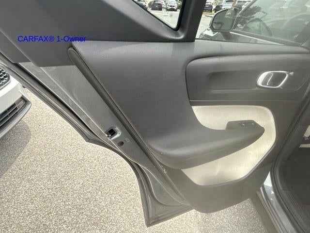 2019 Volvo XC40 T5 AWD Momentum