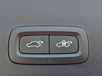2021 Volvo XC40 T5 AWD R-Design