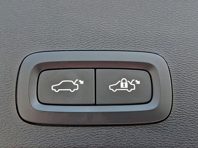2021 Volvo XC40 T5 AWD R-Design