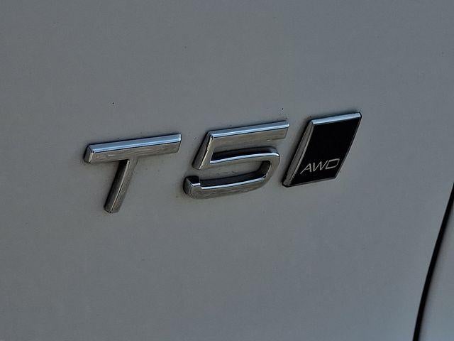 2021 Volvo XC40 T5 AWD R-Design