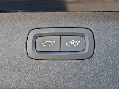 2018 Volvo XC90 T6 AWD 7-Passenger Momentum