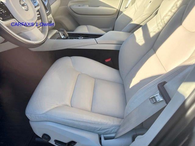 2025 Volvo XC90 Plug-In Hybrid T8 AWD Plus 6-Seater