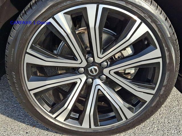 2023 Volvo XC60 B5 AWD Ultimate Bright Theme