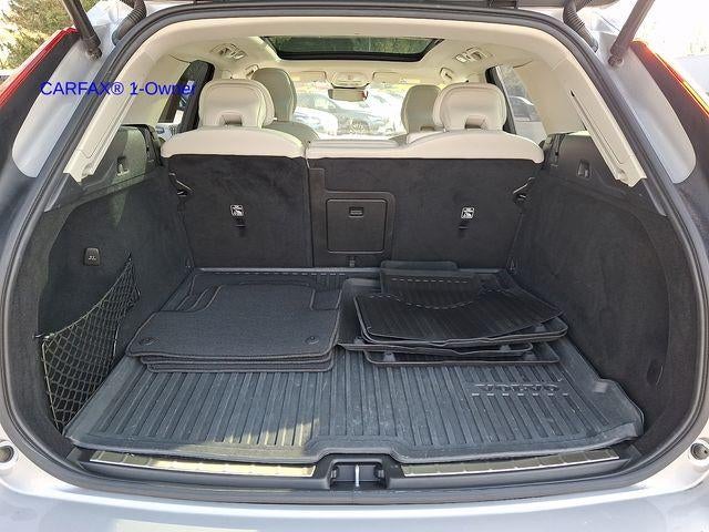 2023 Volvo XC60 B5 AWD Ultimate Bright Theme