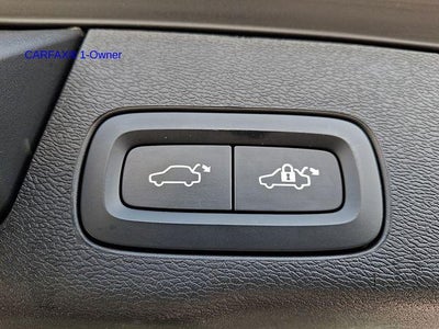 2023 Volvo XC60 B5 AWD Ultimate Bright Theme
