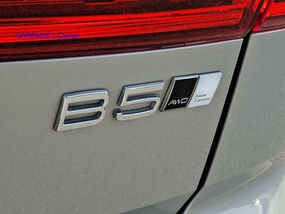 2023 Volvo XC60 B5 AWD Ultimate Bright Theme