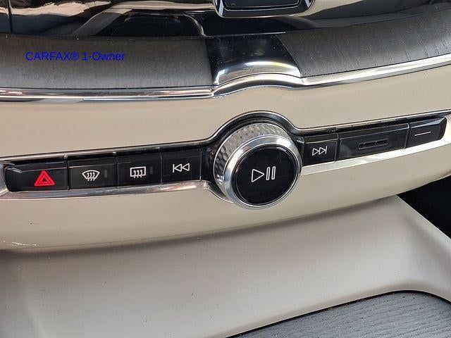 2024 Volvo XC60 B5 AWD Plus Dark Theme