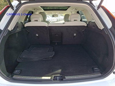 2024 Volvo XC60 B5 AWD Plus Dark Theme