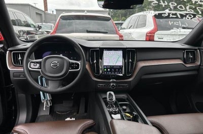 2024 Volvo XC60 B5 AWD Ultimate Dark Theme
