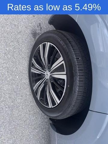 2023 Volvo XC60 B5 AWD Plus Bright Theme