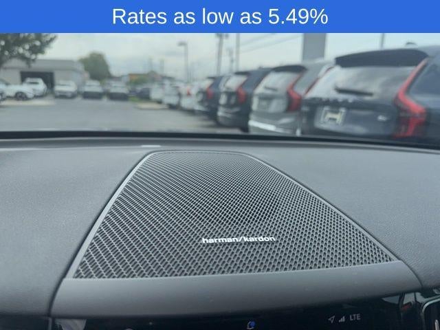 2023 Volvo XC60 B5 AWD Plus Bright Theme