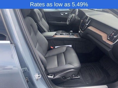 2023 Volvo XC60 B5 AWD Plus Bright Theme