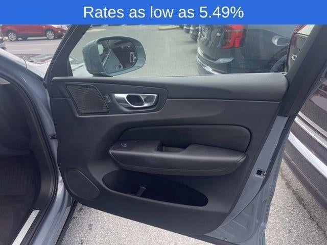 2023 Volvo XC60 B5 AWD Plus Bright Theme