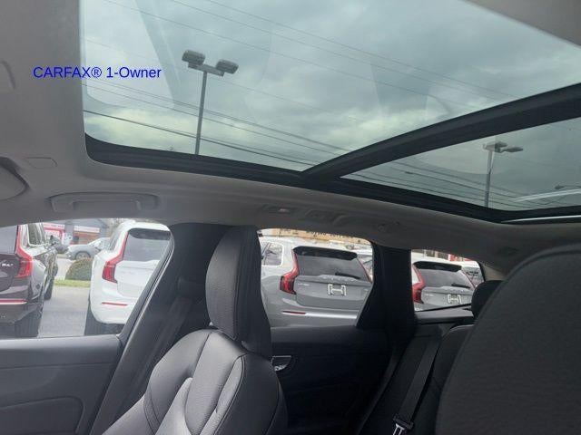 2023 Volvo XC60 B5 AWD Plus Dark Theme