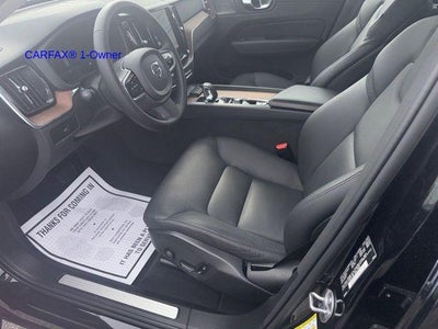 2023 Volvo XC60 B5 AWD Plus Dark Theme