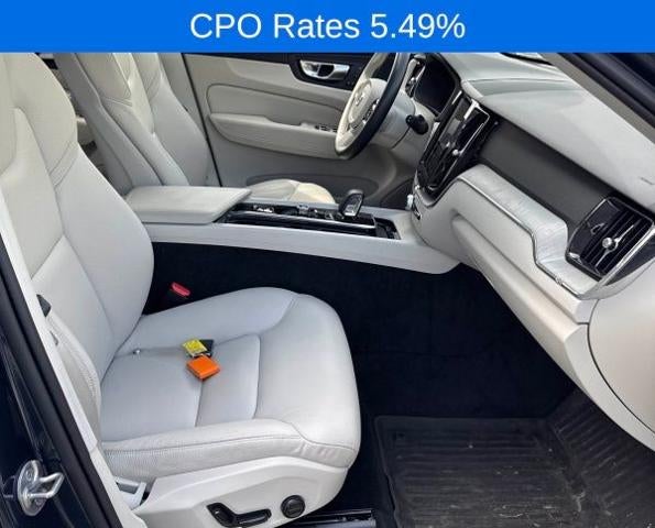 2023 Volvo XC60 B5 AWD Plus Dark Theme