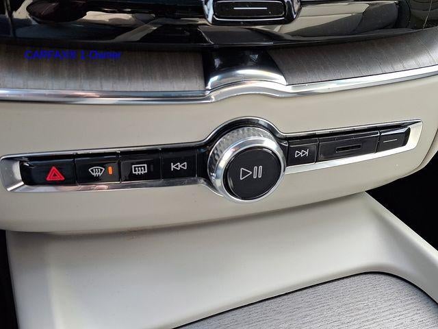 2023 Volvo XC60 B5 AWD Plus Dark Theme