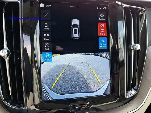 2023 Volvo XC60 B5 AWD Plus Dark Theme