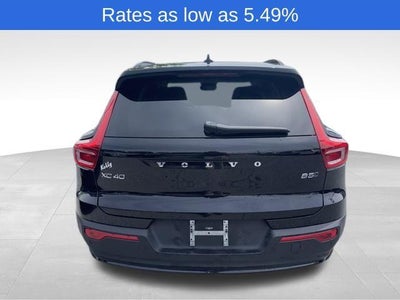 2025 Volvo XC40 B5 AWD Plus Dark Theme