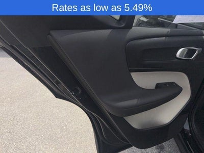 2025 Volvo XC40 B5 AWD Plus Dark Theme