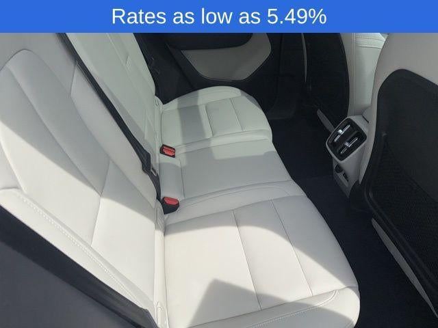 2025 Volvo XC40 B5 AWD Plus Dark Theme