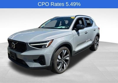 2024 Volvo XC40 B5 AWD Plus Dark Theme