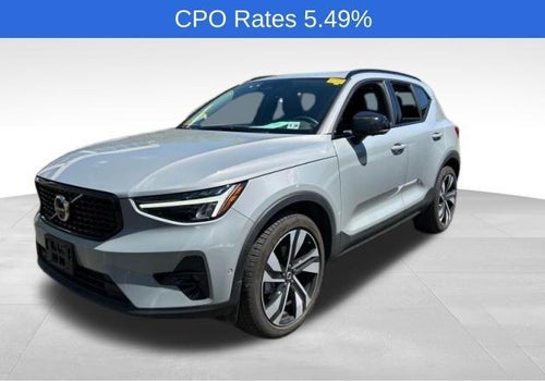 2024 Volvo XC40 B5 AWD Plus Dark Theme
