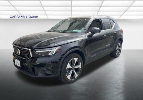2023 Volvo XC40 B5 AWD Plus Bright Theme