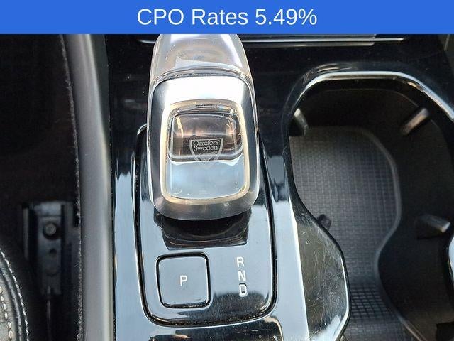 2023 Volvo XC40 B5 AWD Plus Dark Theme