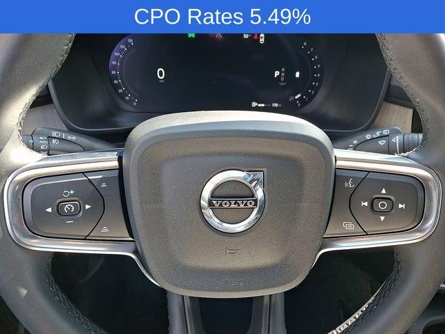 2023 Volvo XC40 B5 AWD Plus Dark Theme