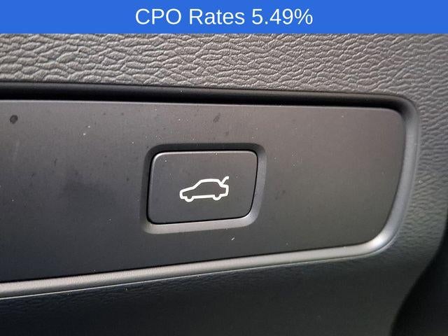 2023 Volvo XC40 B5 AWD Plus Dark Theme