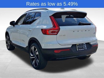 2023 Volvo XC40 B5 AWD Plus Dark Theme