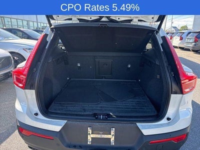 2023 Volvo XC40 B5 AWD Plus Dark Theme