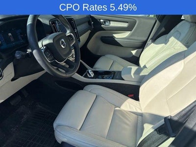 2023 Volvo XC40 B5 AWD Plus Dark Theme